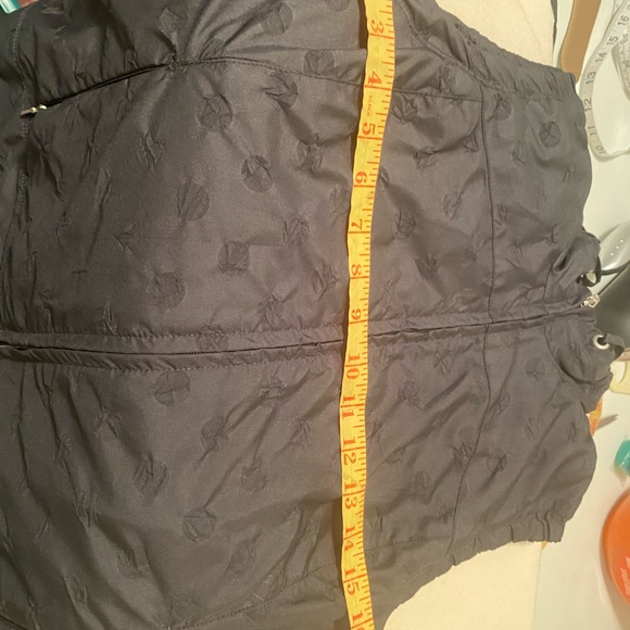 3/$30 Lighter weight black vest with dot pattern fleece lining - Picture 4 of 7